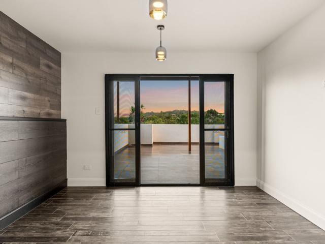 Luxury Penthouse in Greenslopes, Pool Maintenance Included