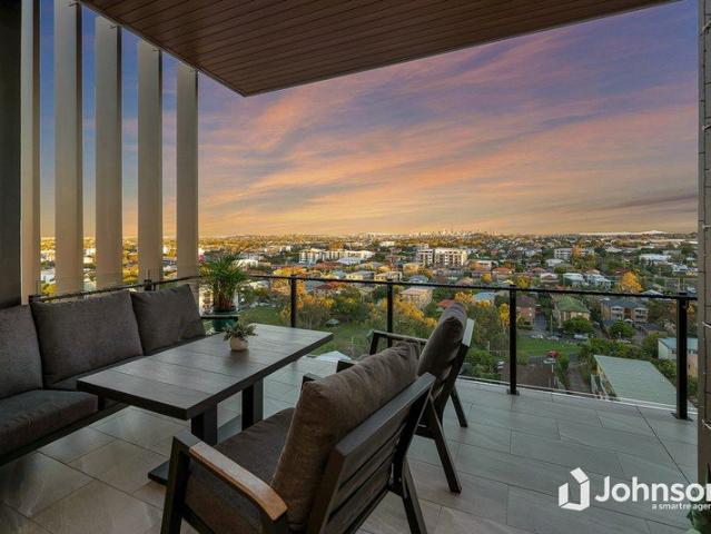 Luxury Penthouse Living with Unrivaled Brisbane City Views
