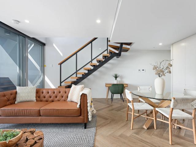Luxury Penthouse Loft with Panoramic Views in Prime Carlingford Location
