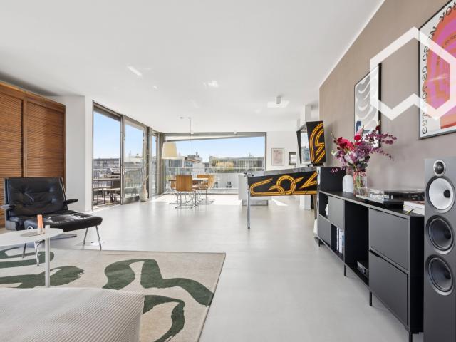 Luxury penthouse with panoramic terrace in the center of Berlin