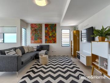 Luxury Professional Apartment with River and City Views!