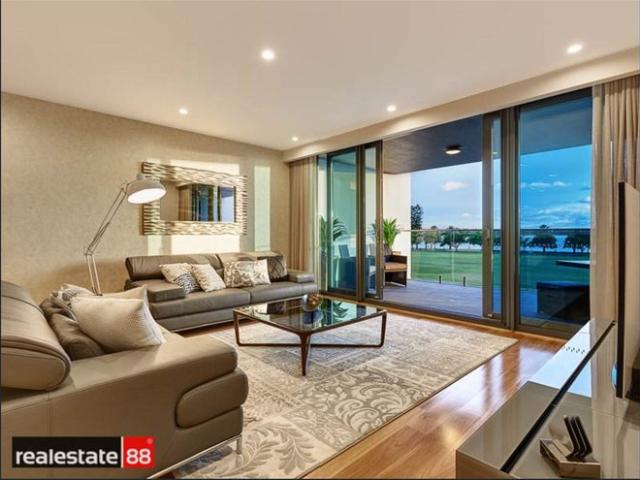 LUXURY PROPERTY WITH SENSATIONAL VIEWS!
