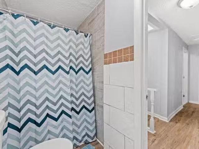 LUXURY ROOMS Star City Homes Modern & Large Jacksonville Hom.