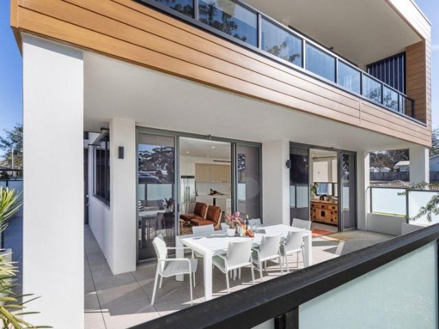 Fully Furnished Luxury Retreat at Huskisson warm and eclectic 3 bedroom courtyard apartment