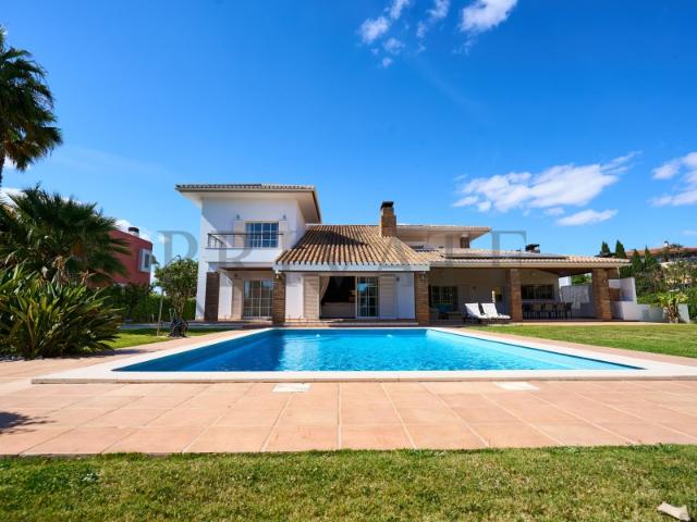 Luxury Renovated Villa with Golf Views in Vilamoura