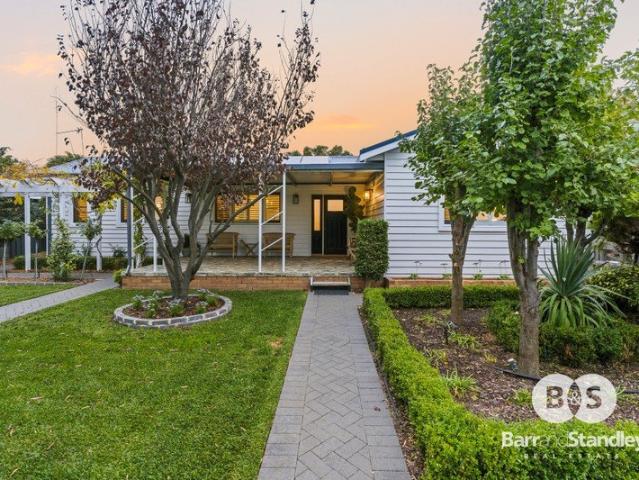Luxury Renovation, Estuary Lifestyle, Future Potential