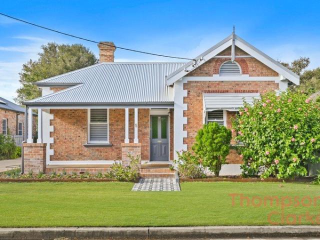 Luxury Renovation Meets Timeless Lorn Charm in a Picture Perfect Family Home