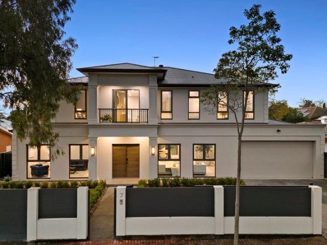 Luxury Residence for Multigenerational Living in Beautiful Burnside