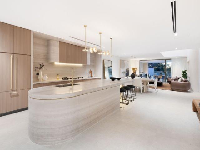 Luxury residence in waterside location with lift access & 10 car basement parking
