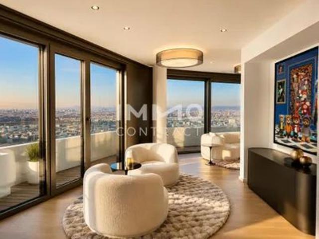 Luxury Residence with breathtaking Skyline Views: DANUBEFLATS Vienna