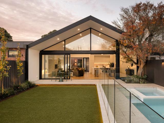 Luxury Residence With Exceptional Indoor Outdoor Living