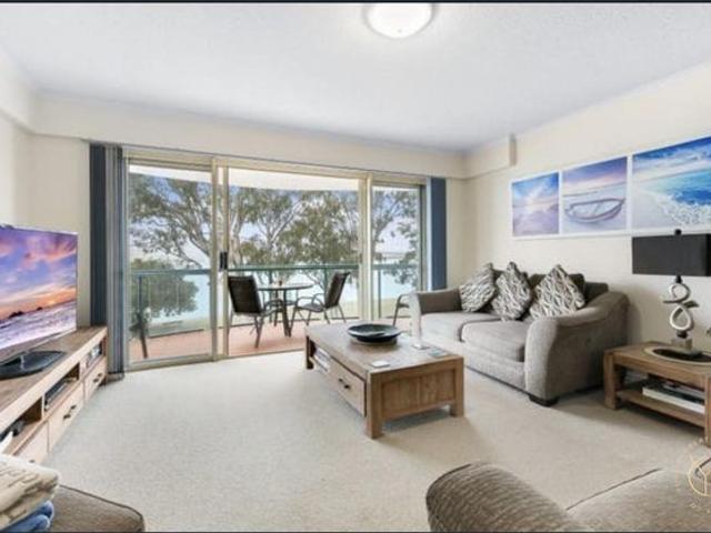 Luxury Riverfront Living at Picnic Point