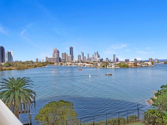 LUXURY RIVERFRONT OWNER DOWNSIZING OPEN TO ALL OFFERS