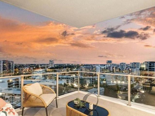 Luxury Riverside Living with Breathtaking Views