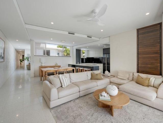 Luxury Riverside Living with Stunning Noosa River Views