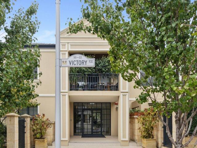 Luxury Riverside Living at Claisebrook Inlet Space, Serenity & City Convenience