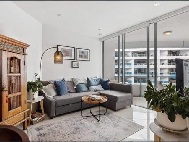 Luxury Riverside Living in the Heart of West End