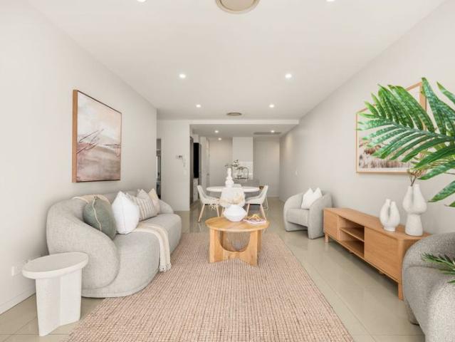 Luxury Riverside Living in Vibrant West End