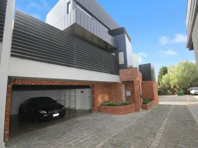 Luxury Richmond Townhouse Living