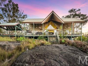 LUXURY RURAL RETREAT WITH MAJESTIC HAWKESBURY RIVER VIEWS
