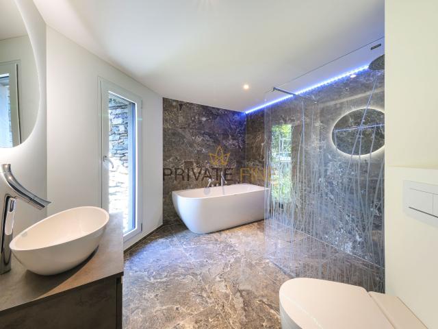 Villa with 4.5 rooms on sale in Via Ronco 200 m² | dreamo. Ch