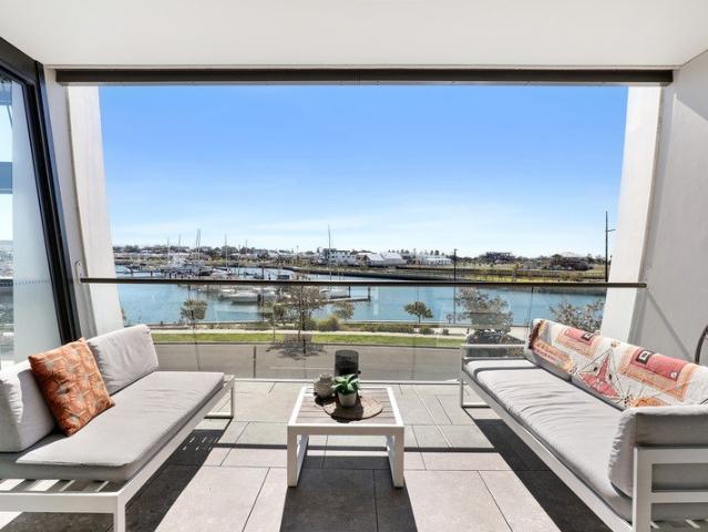 Luxury Waterfront Apartment