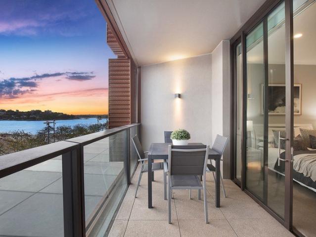 Luxury Waterfront Apartment at Barangaroo