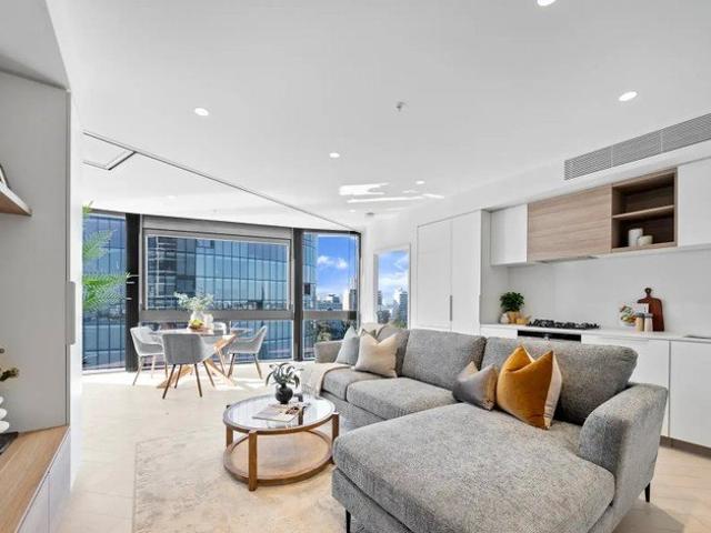 Luxury waterfront apartment in Barrack Square