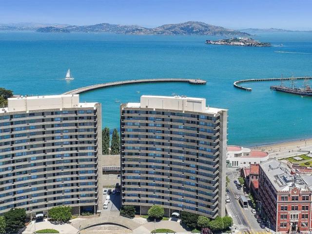 Luxury Waterfront Condo with Iconic Golden Gate Bridge Views