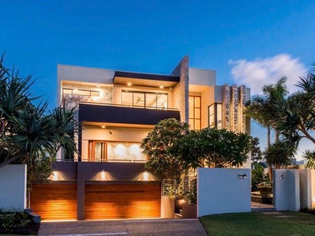 luxury waterfront elegance On Sovereign Island