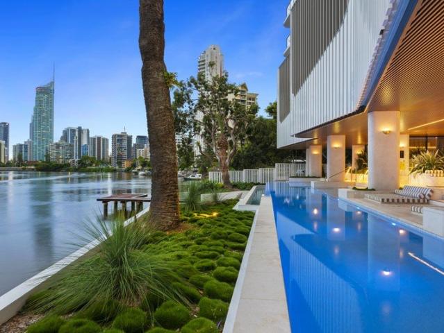 Luxury Waterfront Living 2 Bed plus MPR