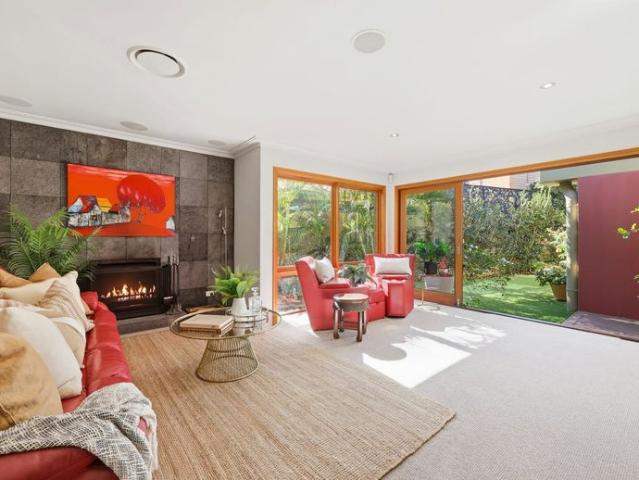 LUXURY WATERFRONT LIVING | 6 FIESTA AVENUE, ISLE OF CAPRI