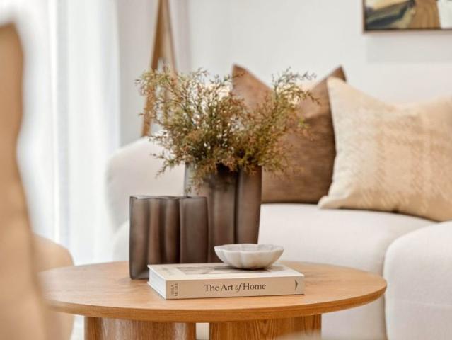 LUXURY WATERFRONT LIVING AT WATERLINE – SPACIOUS 3 BEDROOM APARTMENT WITH MULTI PURPOSE ROOM & STUDY