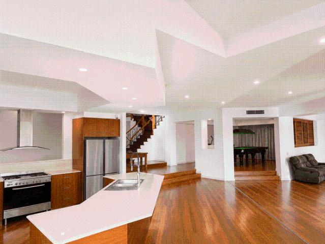 Luxury Waterfront Living in Prestigious Benowa Waters