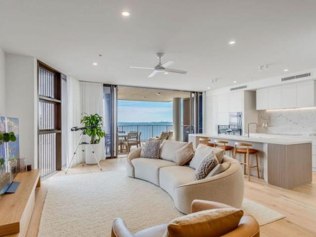 Luxury Waterfront Living in Woody Point