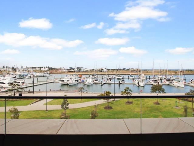 Luxury Waterfront Living in the Heart of Shell Cove