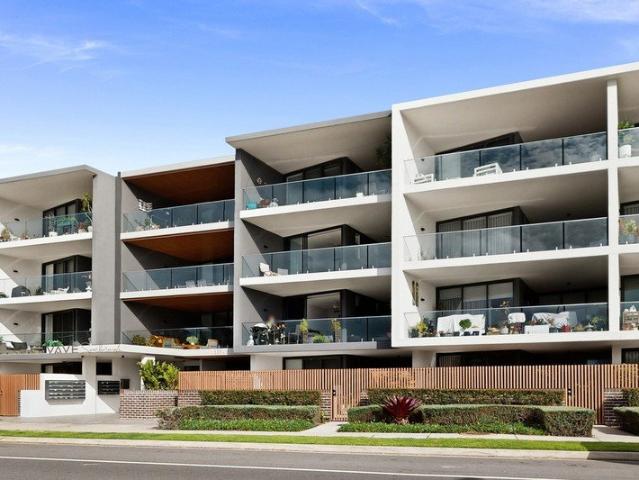 Luxury Waterfront Living with Panoramic Water Views