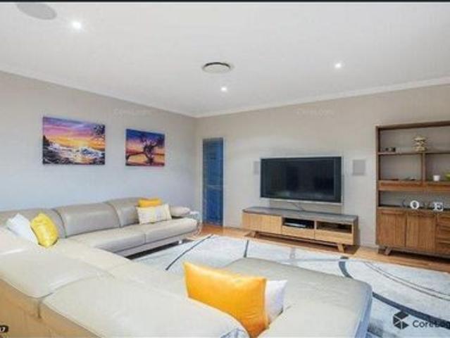 Luxury Waterfront Living with Private Pontoon – 5 Bedroom Family Home