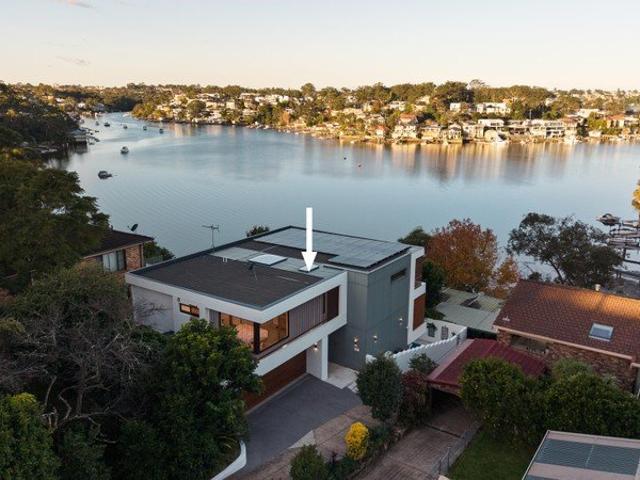 LUXURY WATERFRONT SANCTUARY IN A PRESTIGIOUS OATLEY SETTING