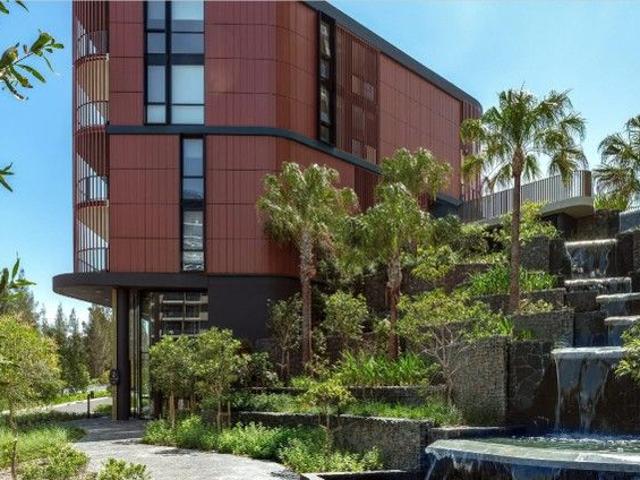Luxury Waterside Apartment with open plan living, contact agent