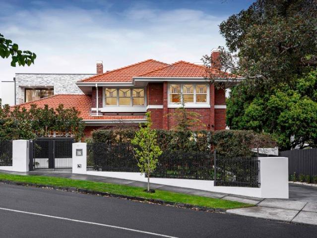 Luxury Without Compromise in a Premier Toorak Setting
