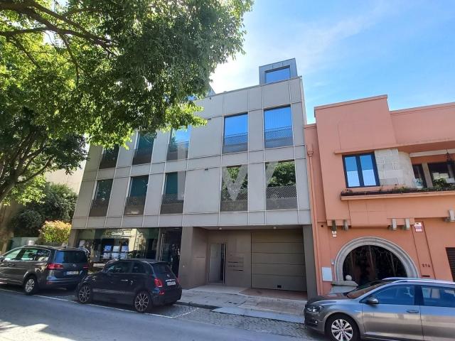 Luxury T1, Porto, next to the Foz market. Parking space. Fully fitted kitchen