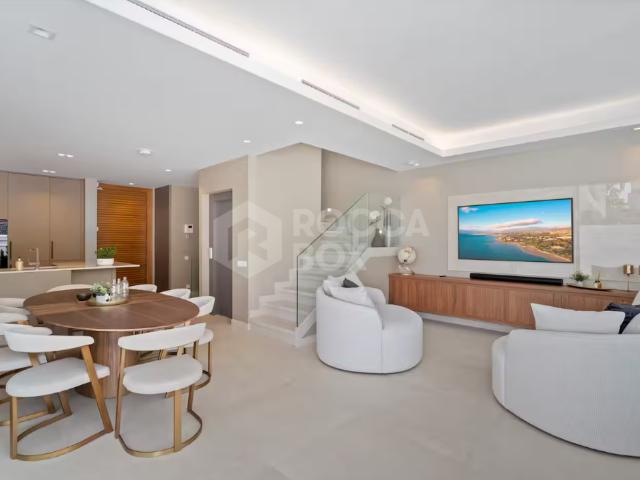 Luxury Town House with Private Pool on the Golden Mile
