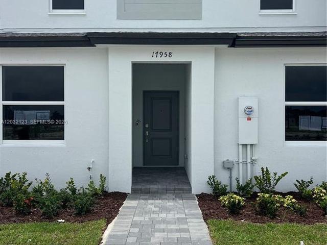 Luxury Townhouse for rent in Homestead, United States