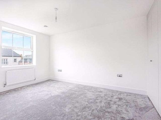 Luxury Townhouse, GU7