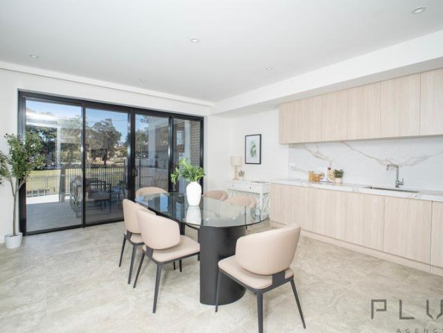 Luxury townhouse in Award Homeland Carlingfold Development