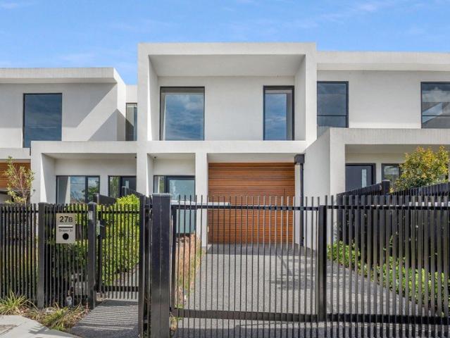 Luxury Townhouse In The Zone
