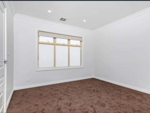Luxury townhouse living with space, style & sophistication!