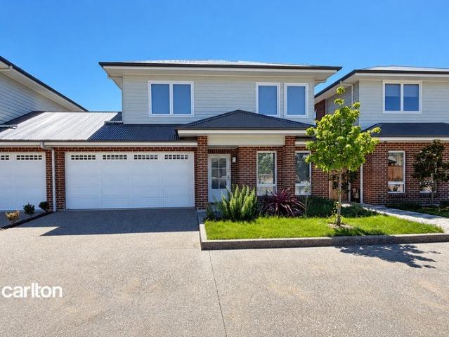 Luxury Townhouse Living in the Heart of Moss Vale