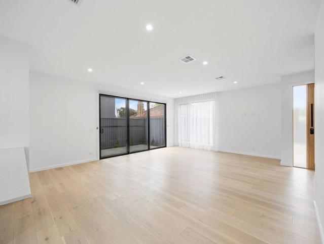 Luxury Townhouse Living in popular Ballarat North